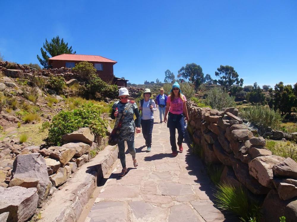 Taquile Hospedaje Mario Huillanopampa Buitenkant foto