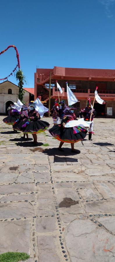 Taquile Hospedaje Mario Huillanopampa Buitenkant foto