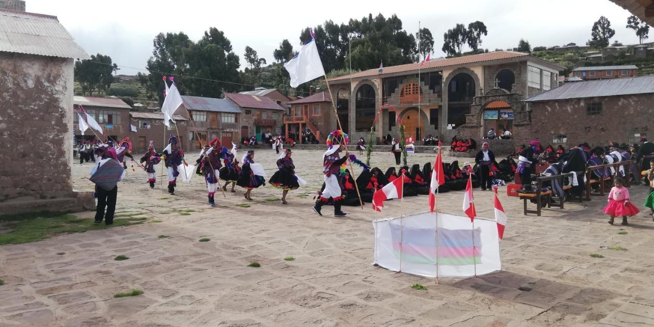 Taquile Hospedaje Mario Huillanopampa Buitenkant foto